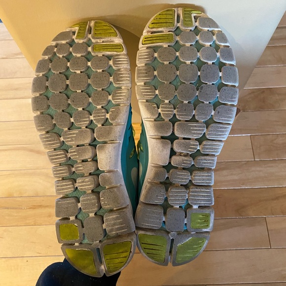 2/$75 💥- SHOES | Women’s Nike size 8.5 runners - Picture 4 of 4